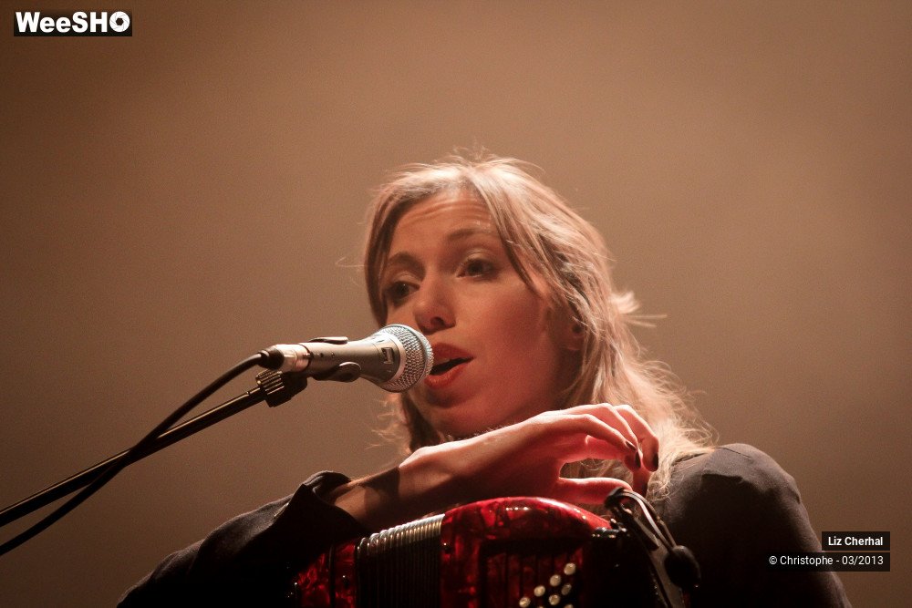 6/41 photos du spectacle Liz Cherhal