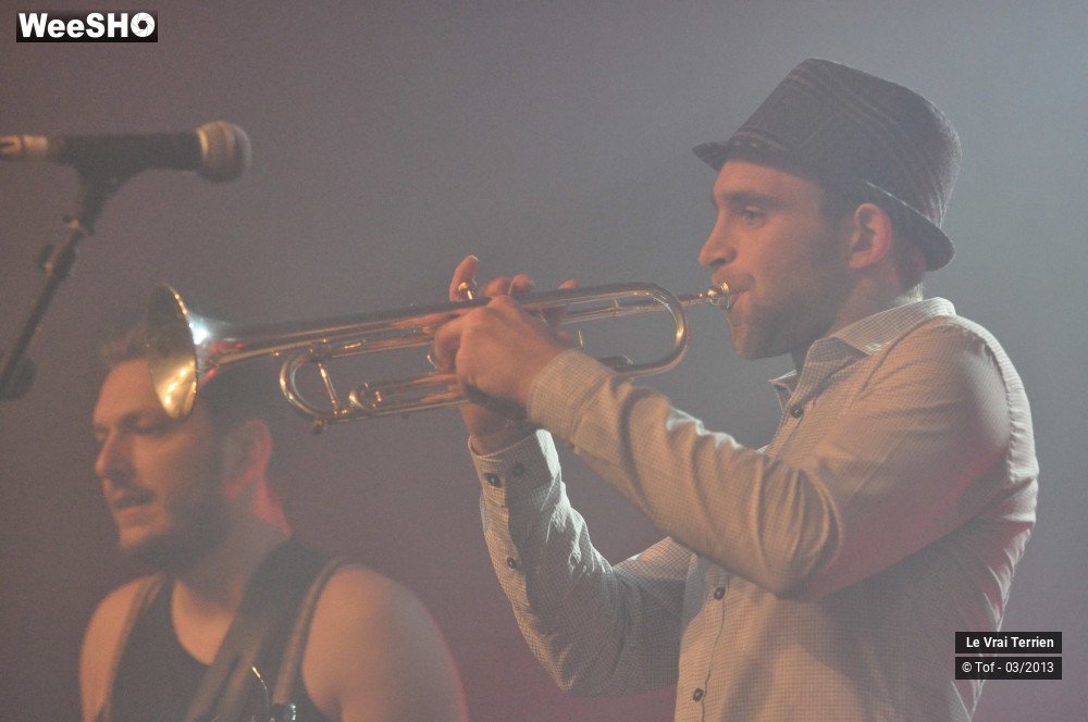 4/37 photos du spectacle Le Vrai Terrien