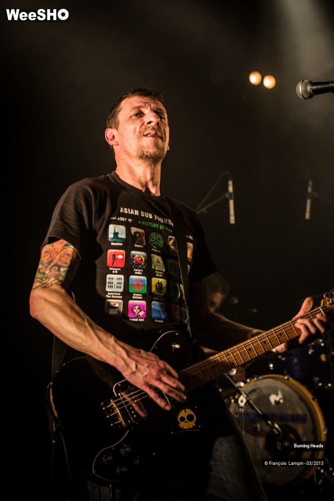 8/39 photos du spectacle Burning Heads