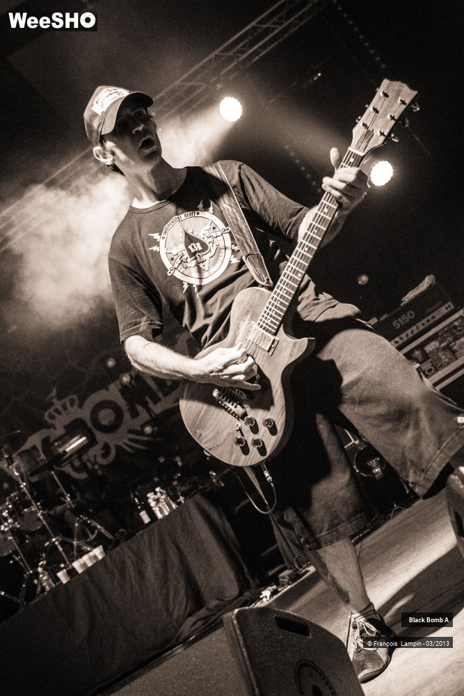 19/40 photos du spectacle Black Bomb A