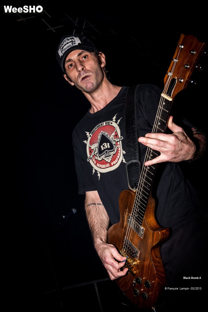 23/40 photos du spectacle Black Bomb A
