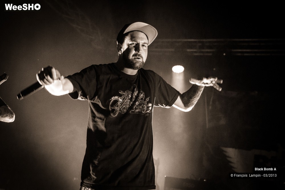 32/40 photos du spectacle Black Bomb A