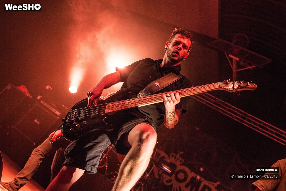 33/40 photos du spectacle Black Bomb A