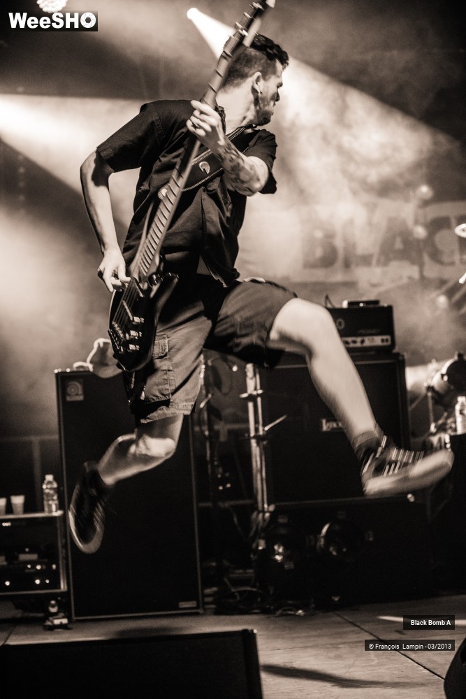 36/40 photos du spectacle Black Bomb A
