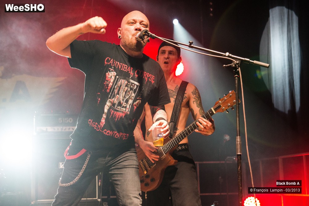 37/40 photos du spectacle Black Bomb A