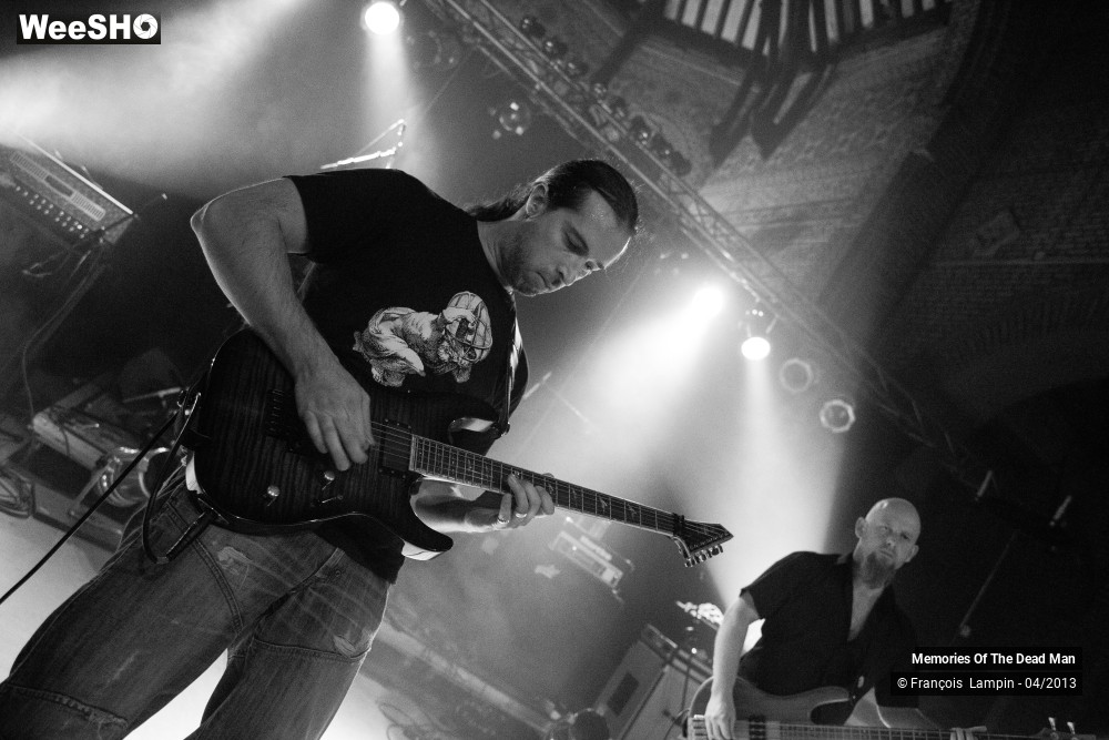 50/50 photos du spectacle Memories Of The Dead Man