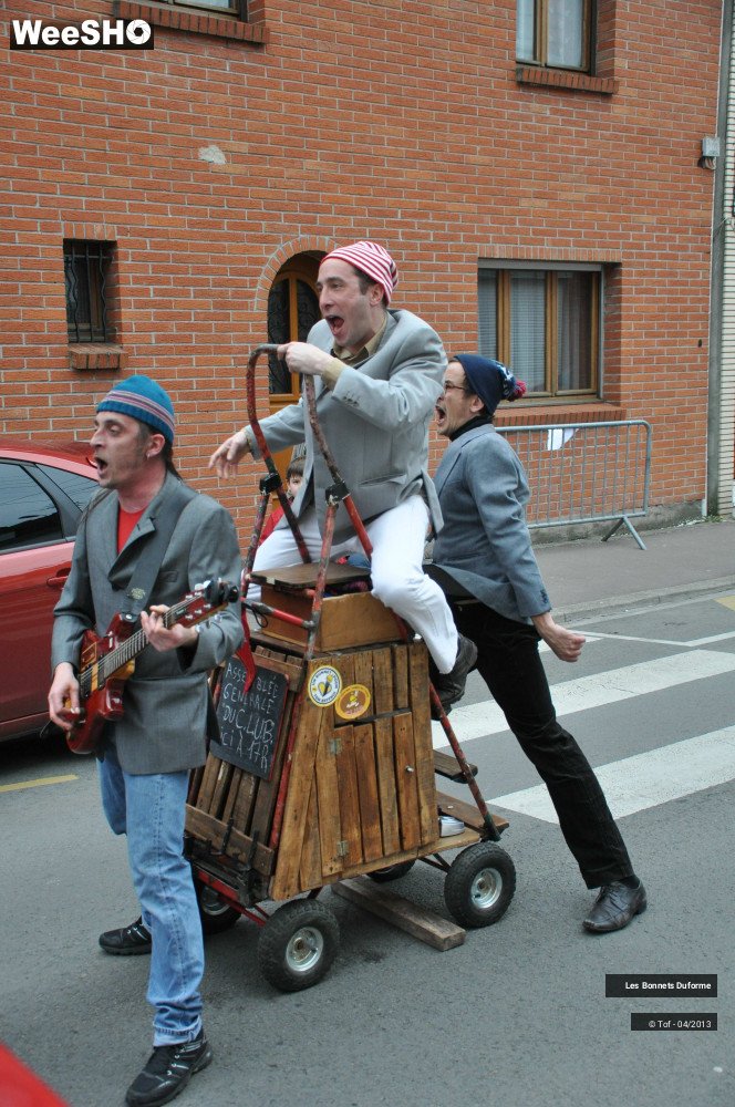 39/50 photos du spectacle Les Bonnets Duforme