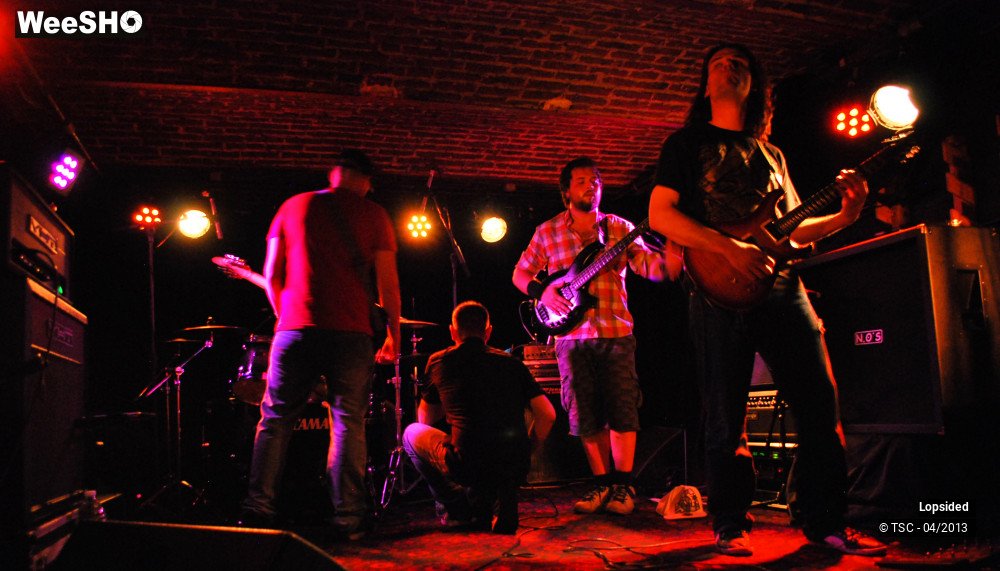 8/23 photos du spectacle Lopsided