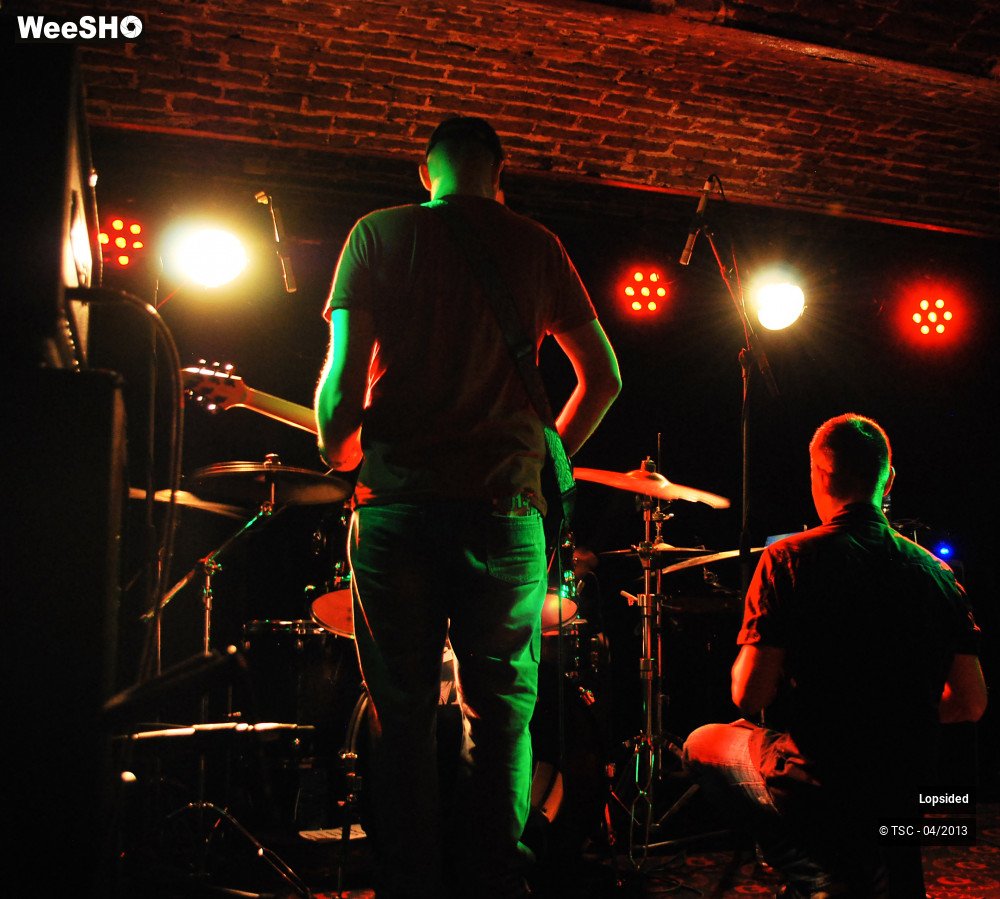 16/23 photos du spectacle Lopsided