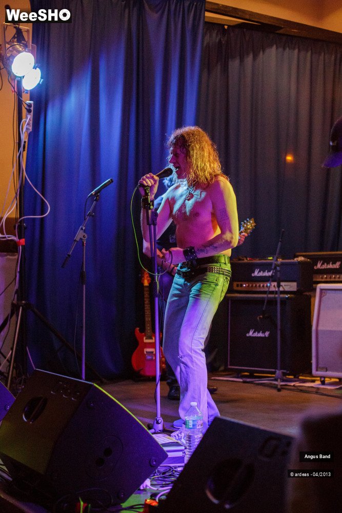 24/31 photos du spectacle Angus Band