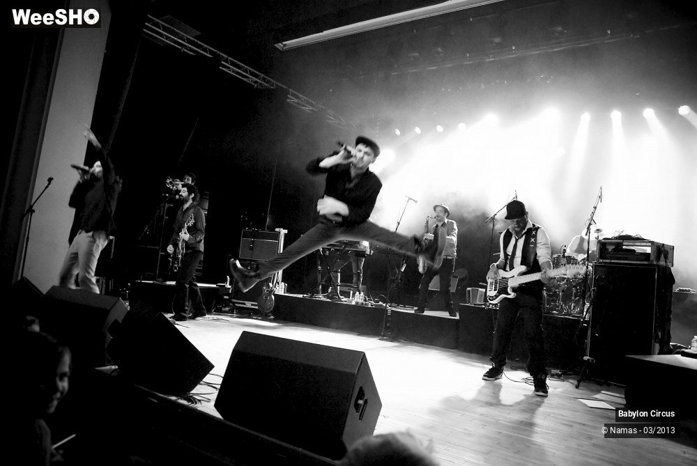 16/40 photos du spectacle Babylon Circus