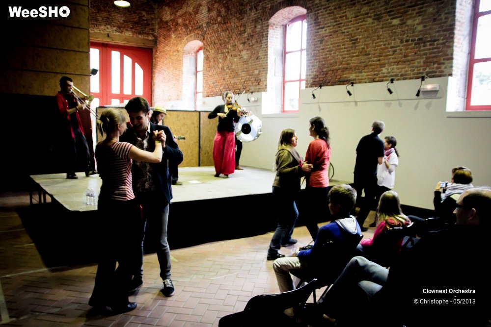 2/44 photos du spectacle Clownest Orchestra