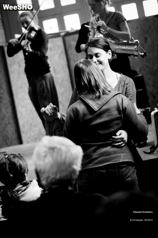 42/44 photos du spectacle Clownest Orchestra