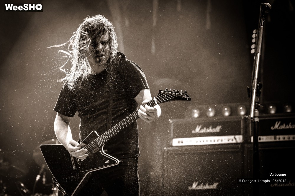 14/17 photos du spectacle Airbourne