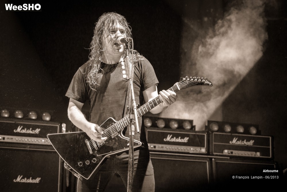 17/17 photos du spectacle Airbourne