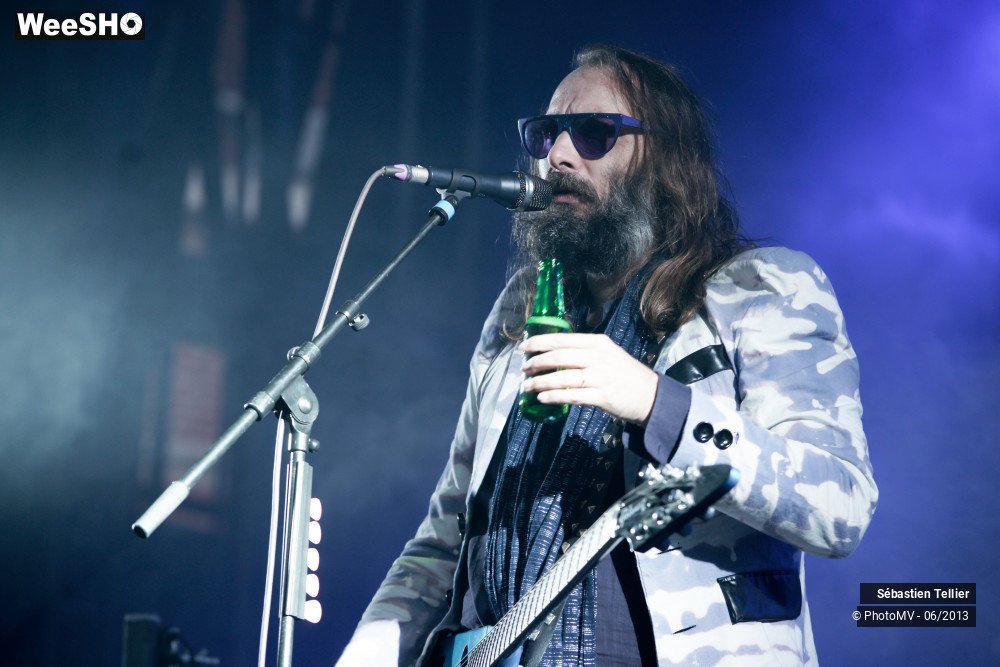 9/45 photos du spectacle Sébastien Tellier