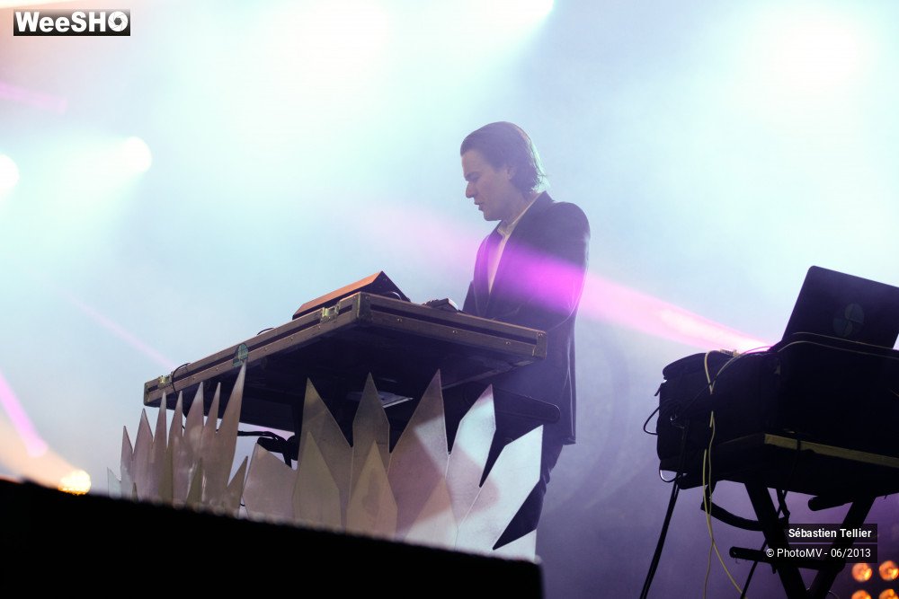 11/45 photos du spectacle Sébastien Tellier