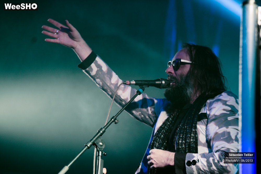 25/45 photos du spectacle Sébastien Tellier