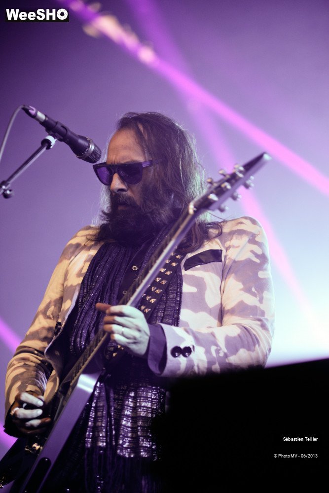 37/45 photos du spectacle Sébastien Tellier