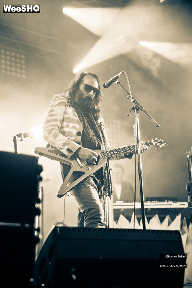40/45 photos du spectacle Sébastien Tellier