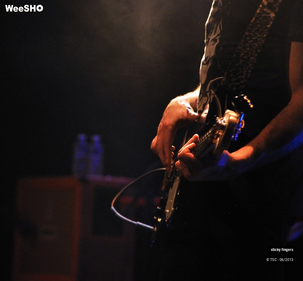 18/26 photos du spectacle Sticky Fingers