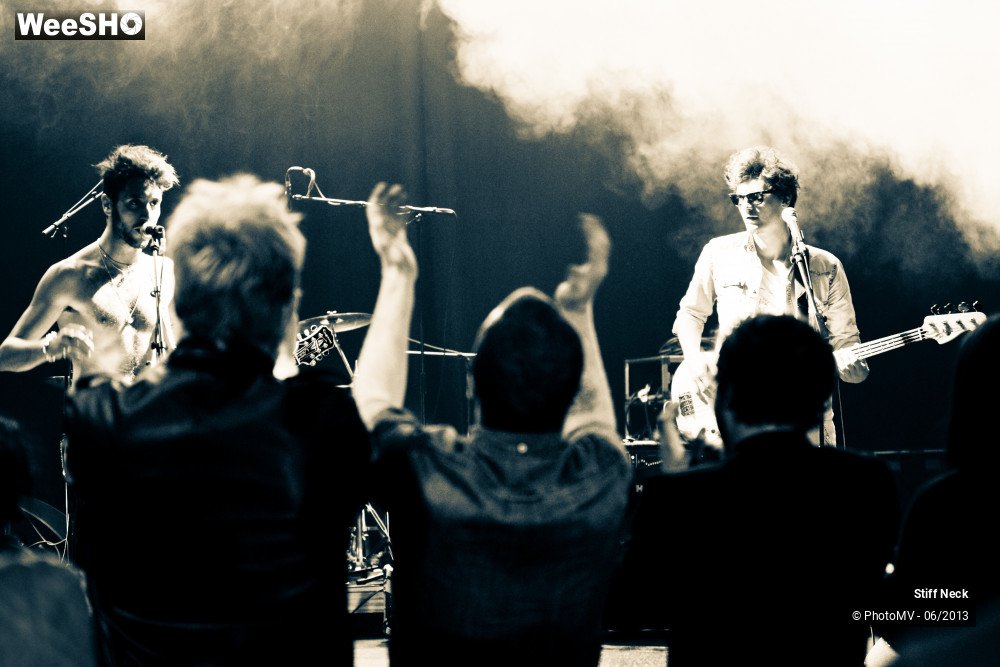 1/39 photos du spectacle Stiff Neck