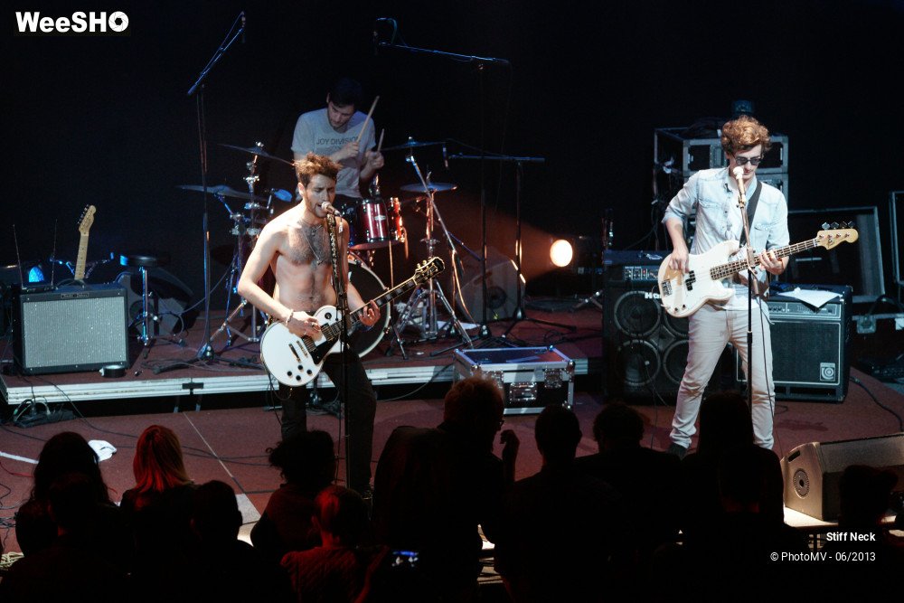 2/39 photos du spectacle Stiff Neck