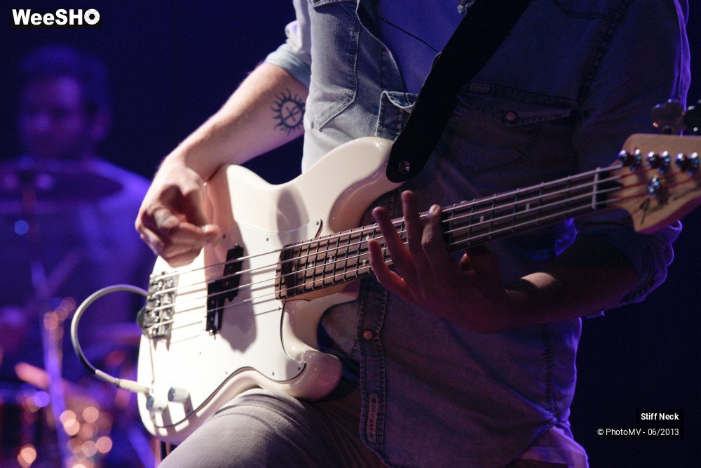 6/39 photos du spectacle Stiff Neck