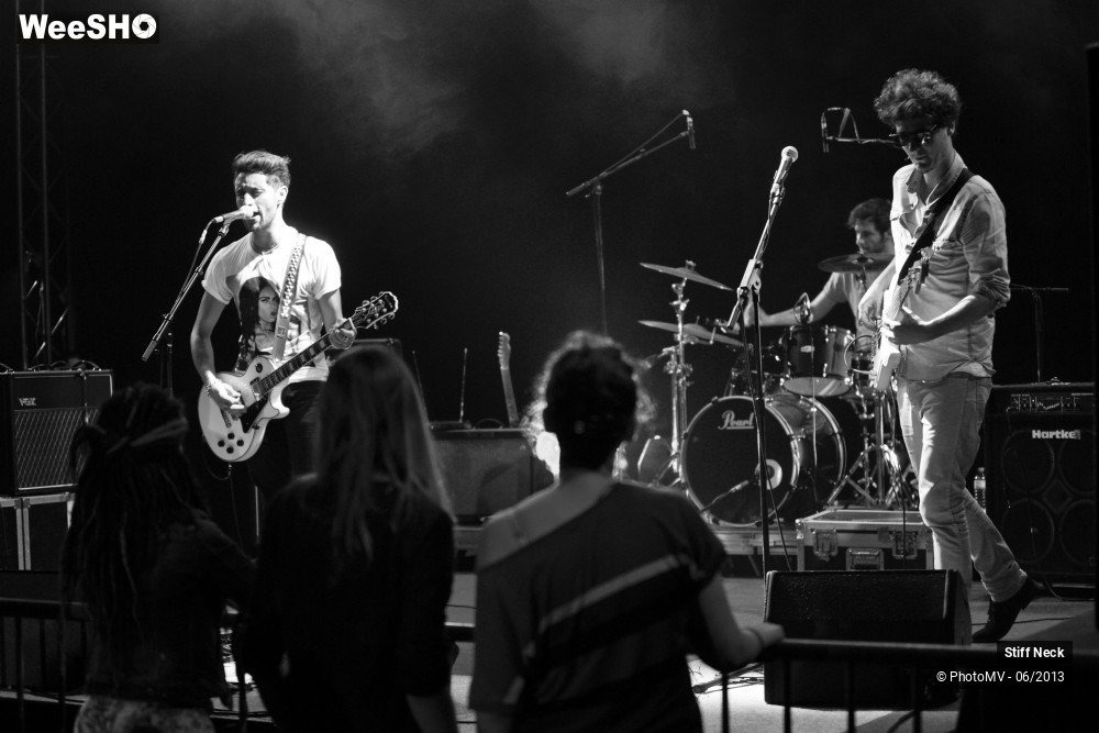 7/39 photos du spectacle Stiff Neck