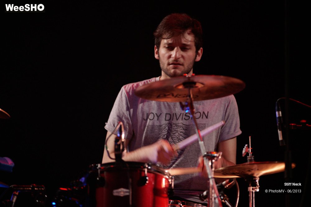 14/39 photos du spectacle Stiff Neck
