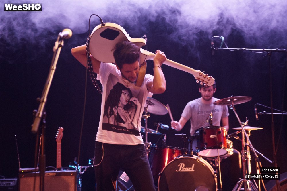 17/39 photos du spectacle Stiff Neck