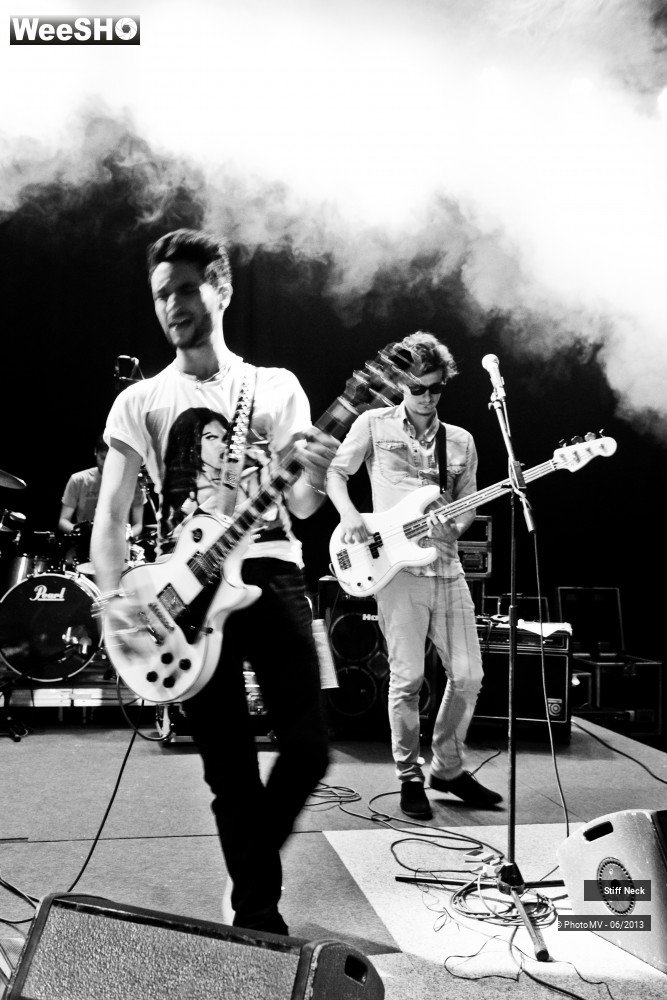 21/39 photos du spectacle Stiff Neck