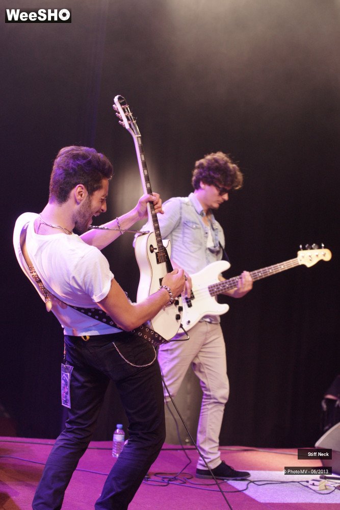 24/39 photos du spectacle Stiff Neck