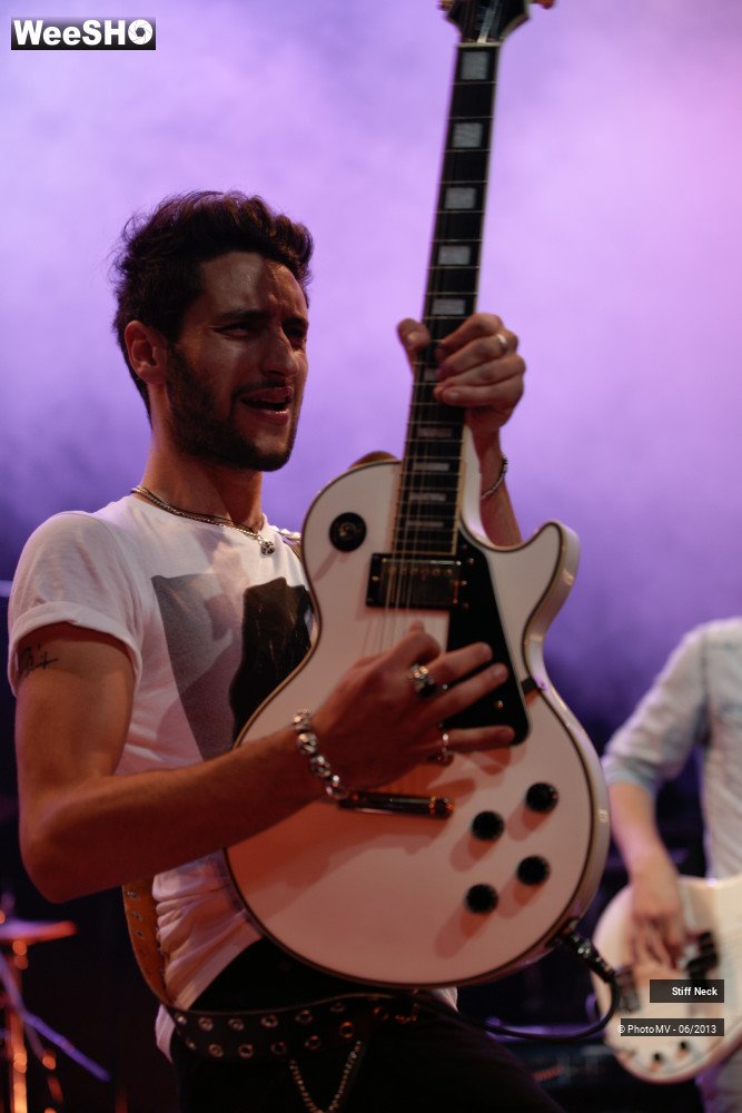 39/39 photos du spectacle Stiff Neck