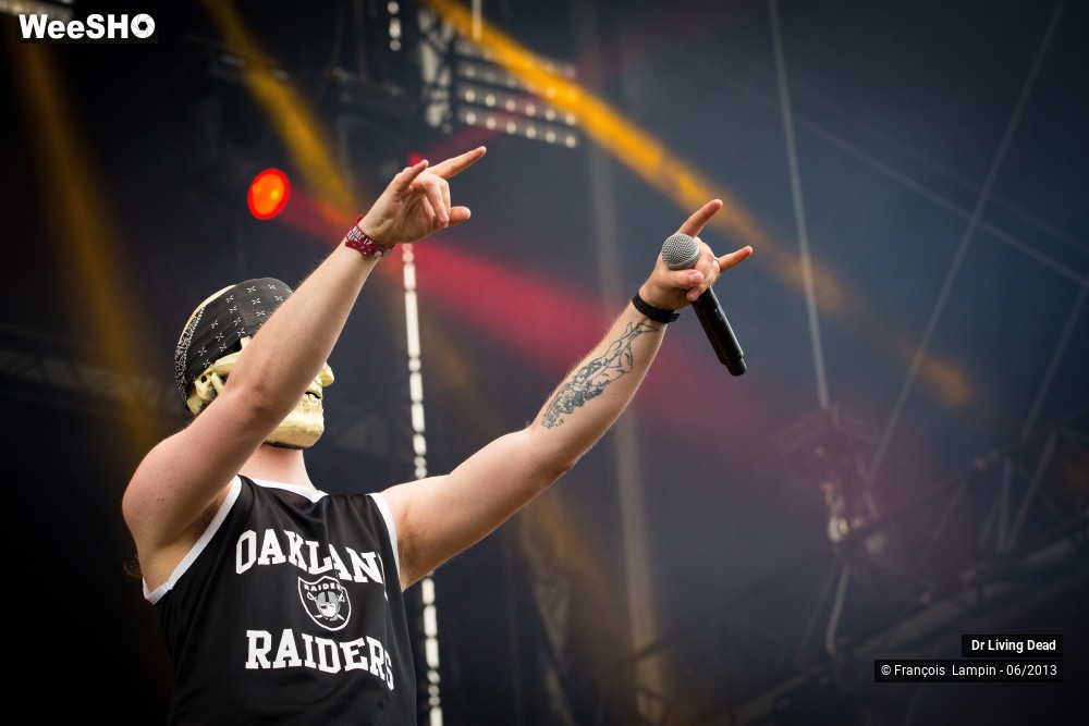 6/33 photos du spectacle Dr Living Dead