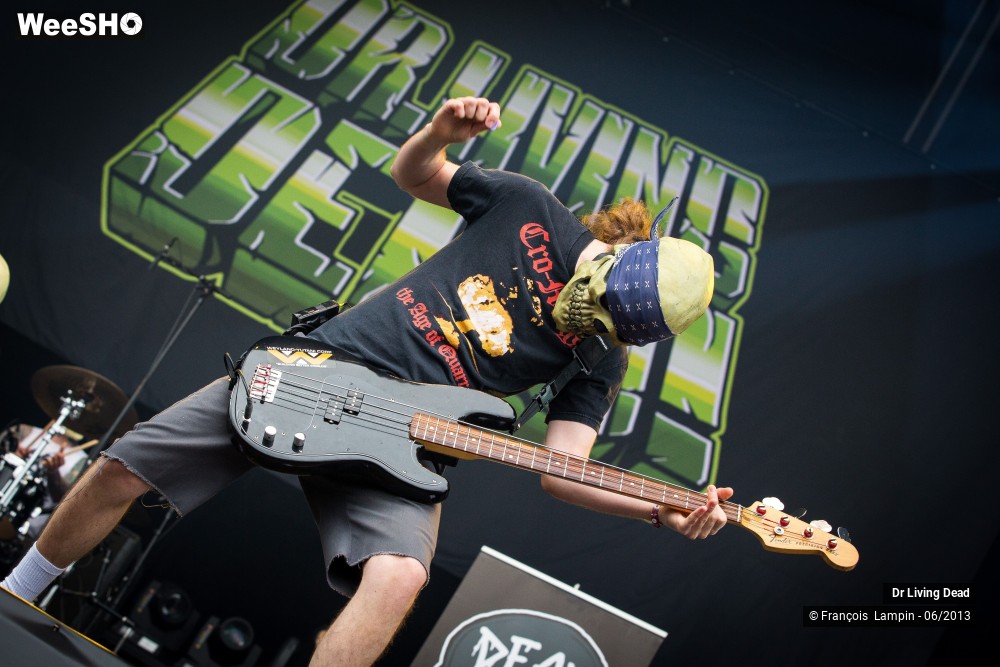 7/33 photos du spectacle Dr Living Dead