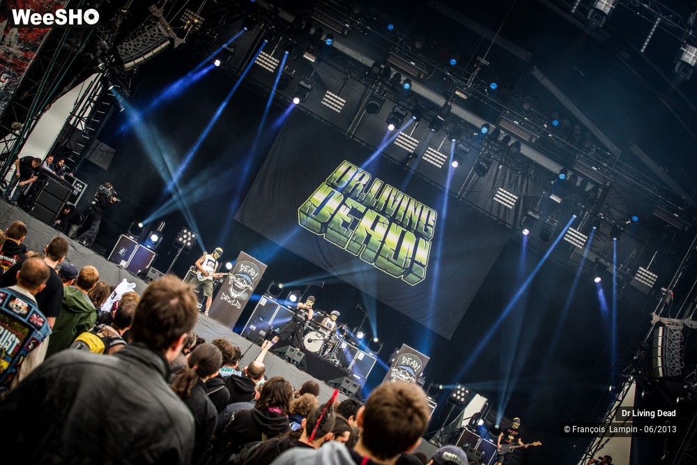 21/33 photos du spectacle Dr Living Dead