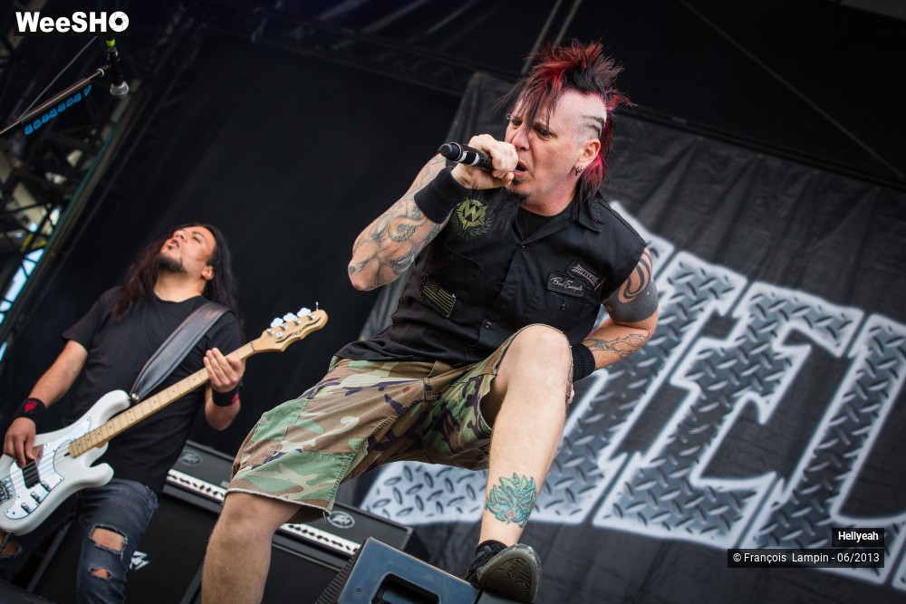 3/32 photos du spectacle Hellyeah