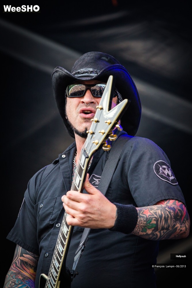 27/32 photos du spectacle Hellyeah
