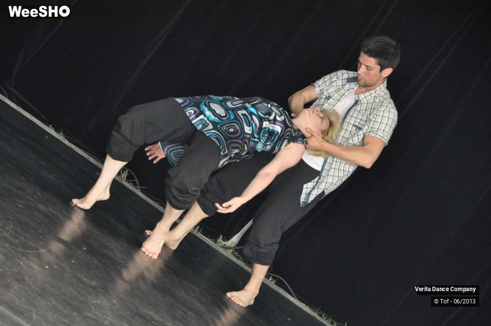 3/34 photos du spectacle Behind The Body