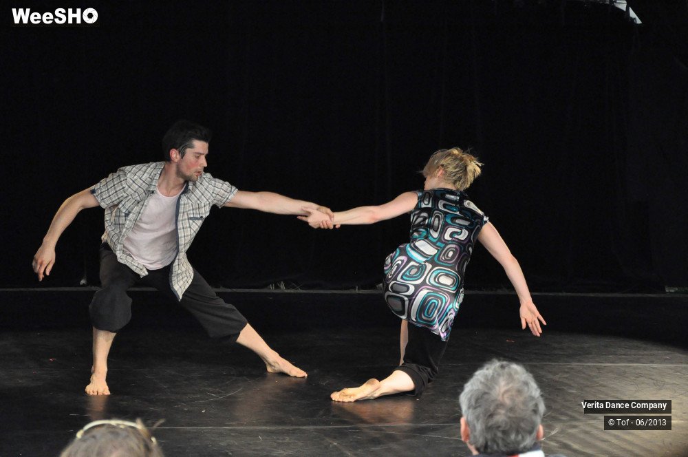 13/34 photos du spectacle Behind The Body