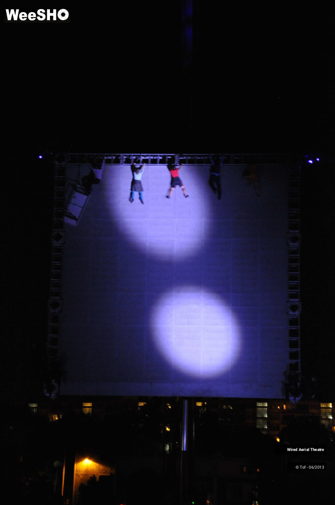 24/40 photos du spectacle As the World Tipped