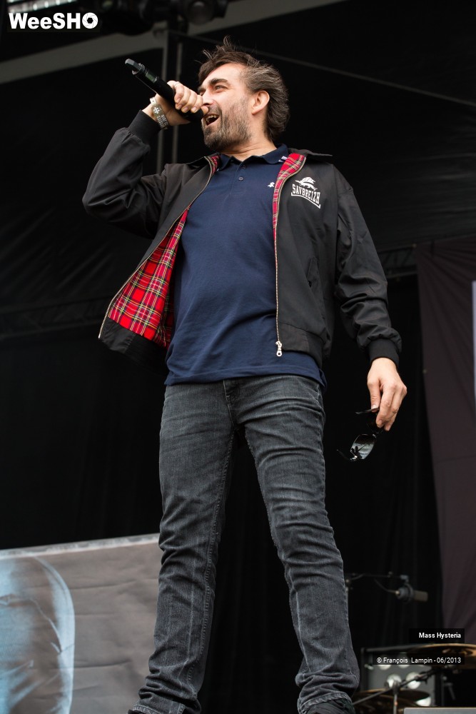 8/34 photos du spectacle Mass Hysteria