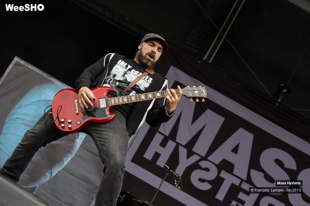25/34 photos du spectacle Mass Hysteria