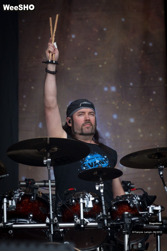 24/35 photos du spectacle DragonForce