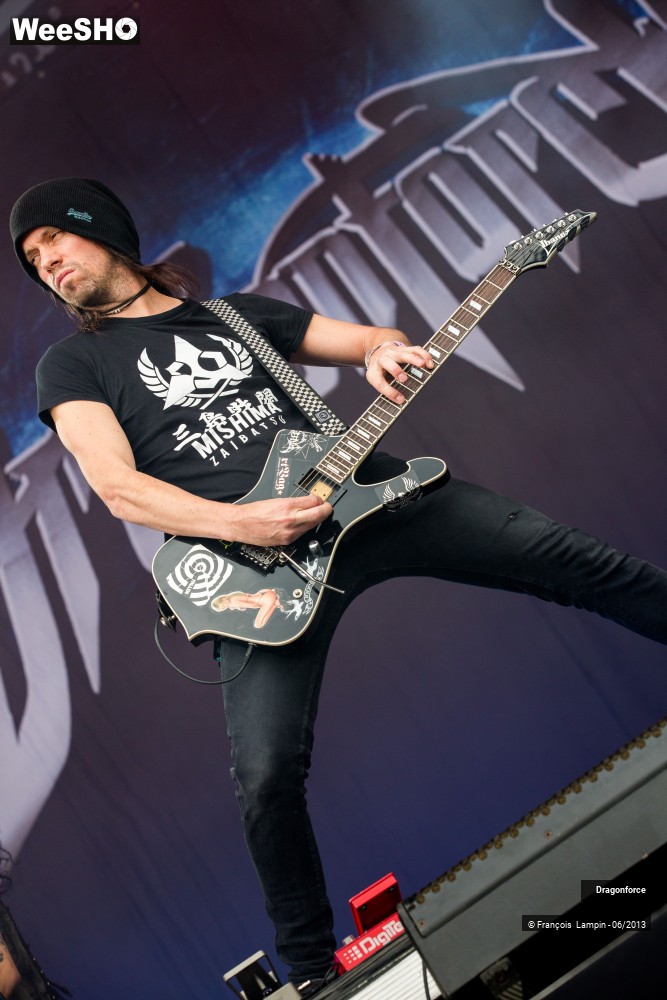 30/35 photos du spectacle DragonForce