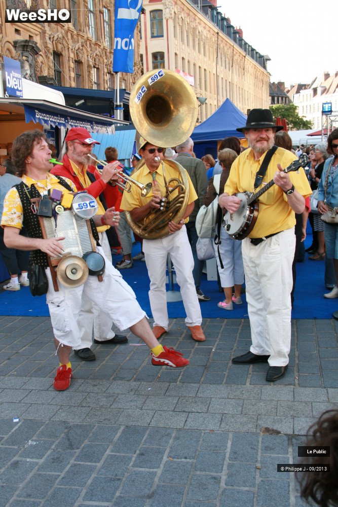 35/44 photos du spectacle Braderie 2013 Ambiance