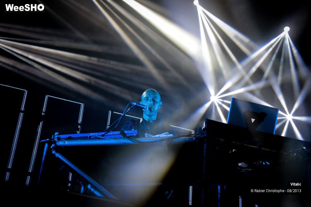 11/31 photos du spectacle Vitalic vtlzr