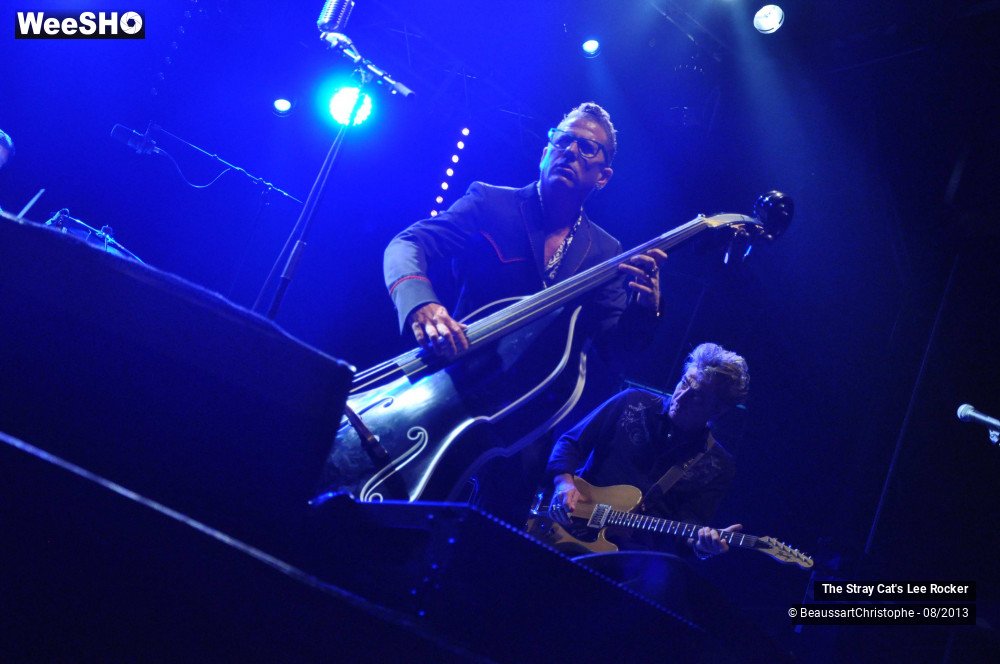 42/49 photos du spectacle The Stray Cat's Lee Rocker
