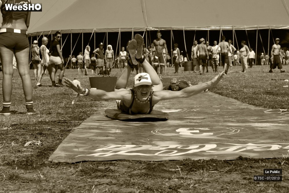 19/50 photos du spectacle Dour 2013 ambiance